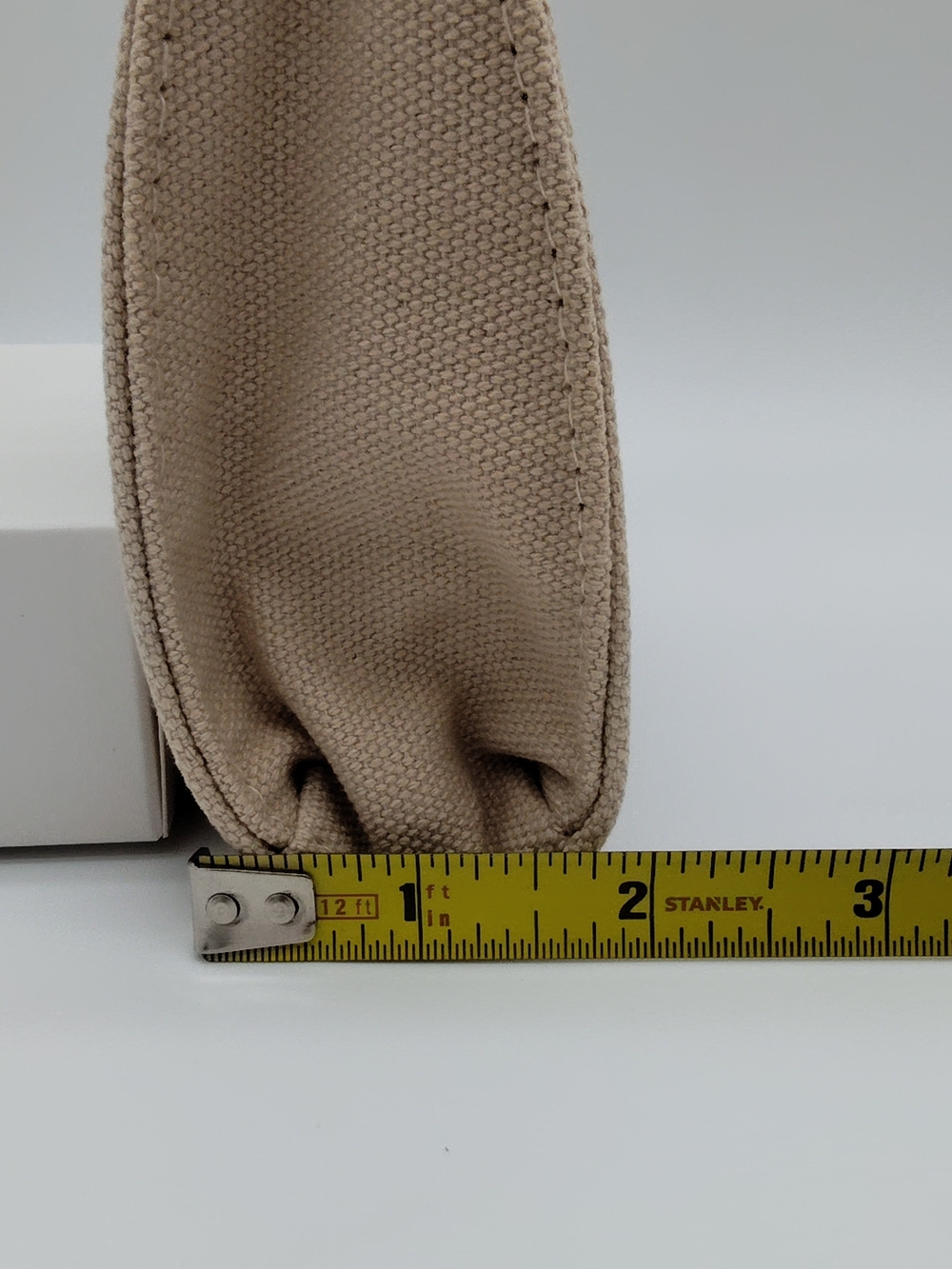 CHLOÉ Parfum Canvas Tassel Cosmetic Pouch Beige Beauty Makeup Bag NIB NWT - Picture 9 of 11